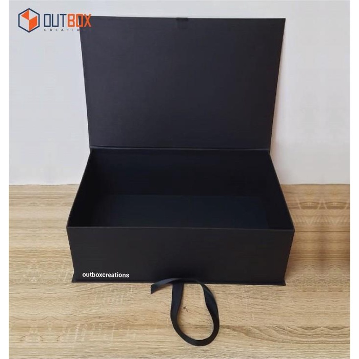 

Box Kado Pita Hitam Besar 037