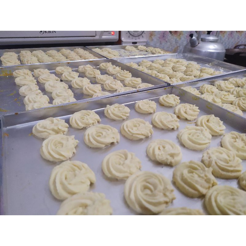 

Sagu Keju toples 500gram | Home made | harga ekonomis | rasa tidak diragukan lagi