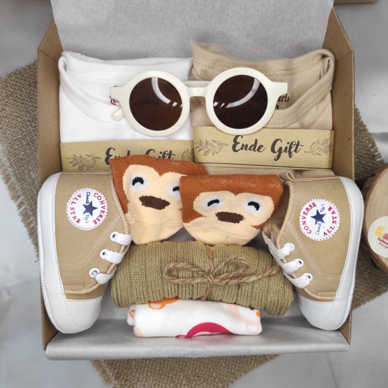 [FREE PAPERBAG] Set Gift Box Bayi Kacamata | Hampers baby girl | Hampers baby boy | Hampers new born | Hampers bayi | Jumper baby | Jumper bayi | baby fairy tale set (BISA COD)