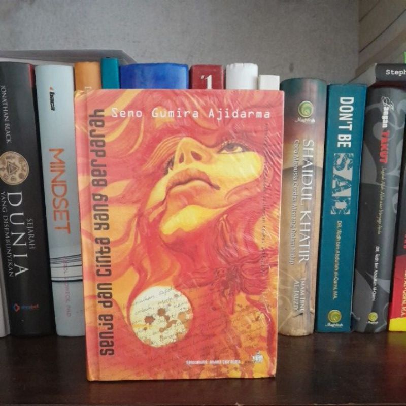 Senja Dan Cinta Yang Berdarah - Seno Gumira Ajidarma