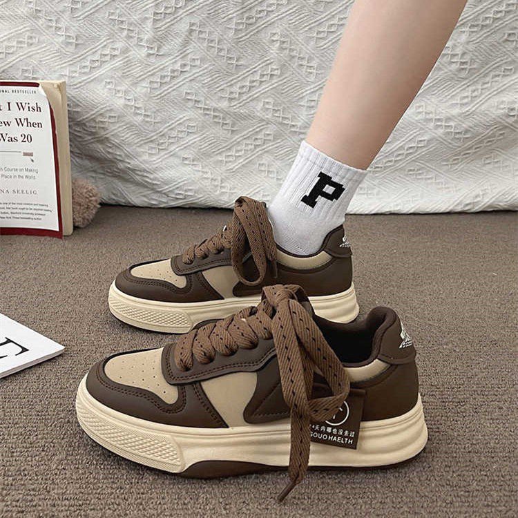 [ Import Design ] Sepatu Sneakers Wanita Import Premium Quality ID200