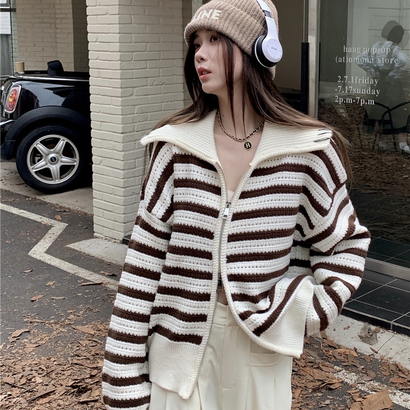 Red Gaya Korea Kerah Bergaris Lengan Panjang Sweater Wanita Musim Gugur dan Musim Dingin Desain Lembut Rasa Niche Ritsleting Rajutan Cardigan top Coat