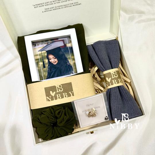 CUSTOM PHOTOVEIL Hampers Wisuda Sidang Graduation Frame Kado Pashmina Bros Toga Scrunchie Ciput Hadiah Premium Hardbox