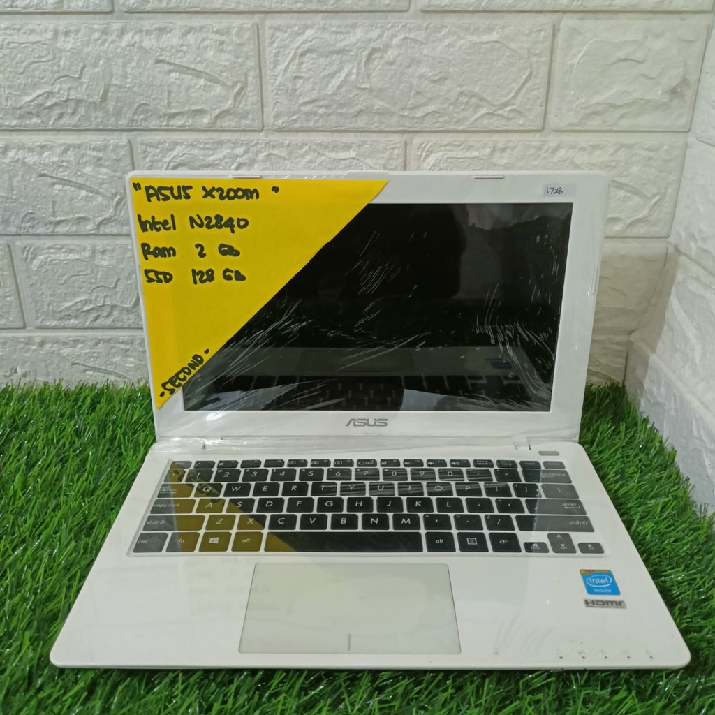 ASUS X200M INTEL N2840 RAM 2GB SSD 128GB WHITE 11,6 INCH