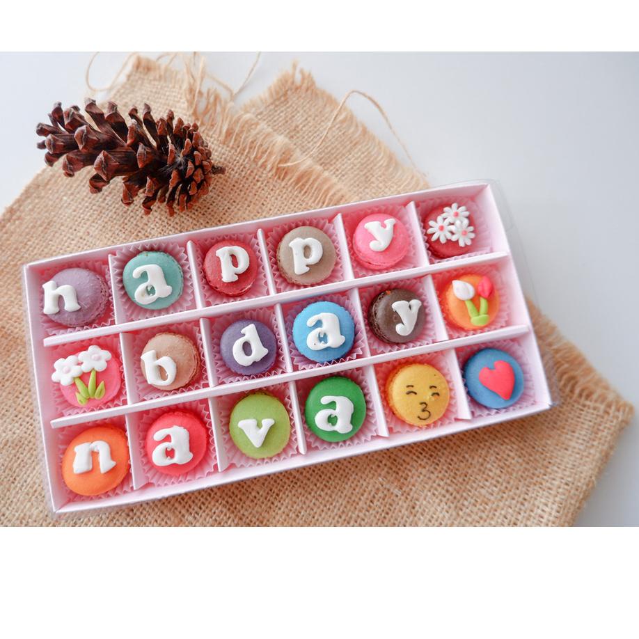 

۞ MACARON GIFT ISI 18 ☼