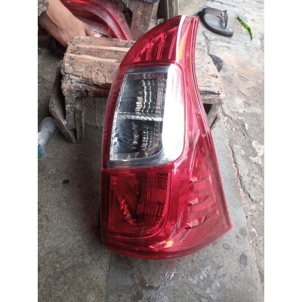 stoplamp avanza gren new/new 2016