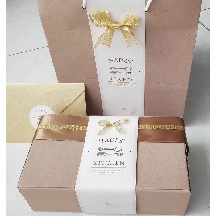 

Parsel Lebaran Murah Hampers Lebaran Murah Tiramisu Premium 20X10 Cm 060