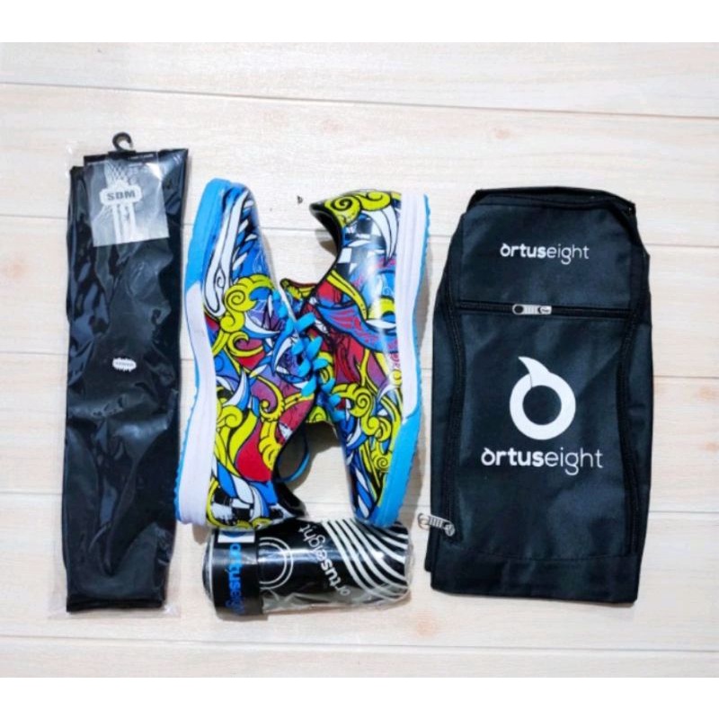 Sepatu futsal Ourtuseight PAKET KOMPLIT