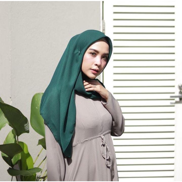 TOP MURAH / KERUDUNG Bella square / hijab segi empat 50 warna TERLENGKAP / kerudung kekinian / laudy