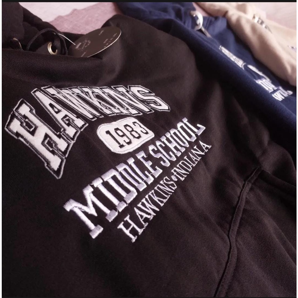 Jaket Hoodie HAWKINS Middle School 1983 embroid Logo Bordir Premium - Jaket Sweater Hoodie Pria Terbaru Sweater Wanita Aesthetic logo bordir Bahan Tebal Gramasi 280