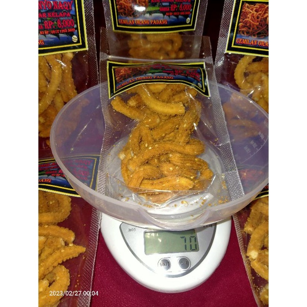 

KueAkarKelapaNyoNaqi