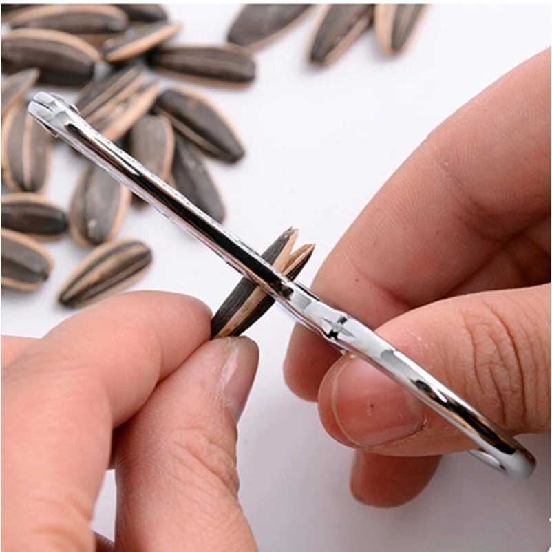 Alat Pembuka Kuaci Sunflower Seed Plier Cracker: Kupas Kwaci dengan Mudah
