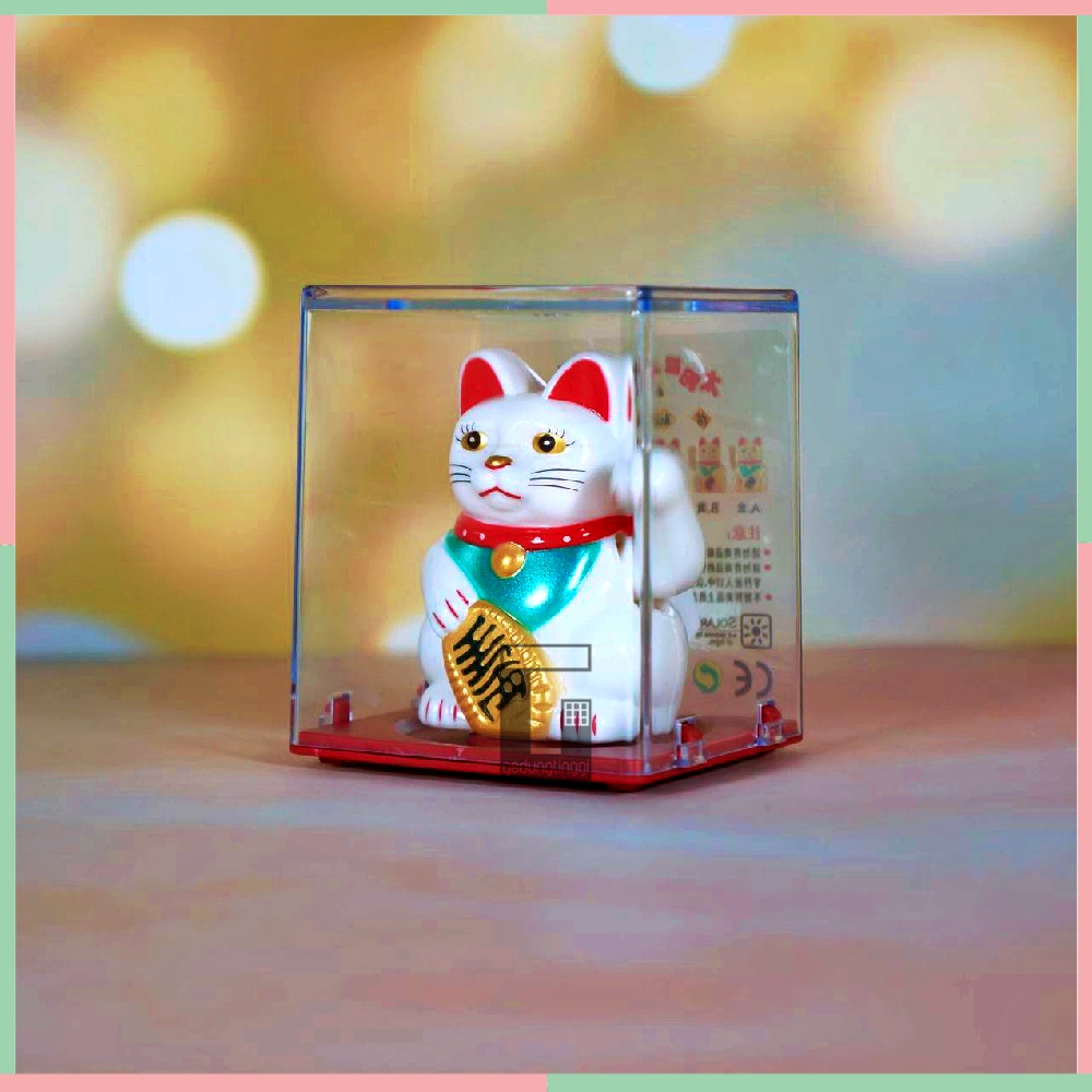 Patung Pajangan Hiasan Boneka Kucing Hoki Fengshui Rejeki Rezeki Lucky Fortune Cat Keberuntungan Maneki Neko Maneko Neki Mainan Keramik Mobil Meja Cina China Jepang Baterai Solar Tangan Goyang Gerak Bergerak Berotot Muscle Jumbo Besar Mini Lucu Imut Murah