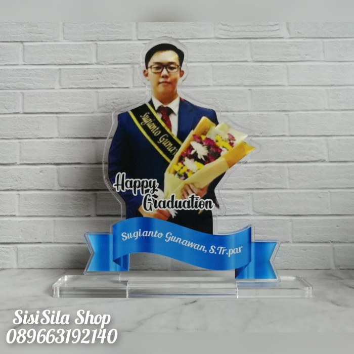 Plakat Akrilik, Plakat Wisuda, Kado Wisuda, Vandel Wisuda, Trophy Unik