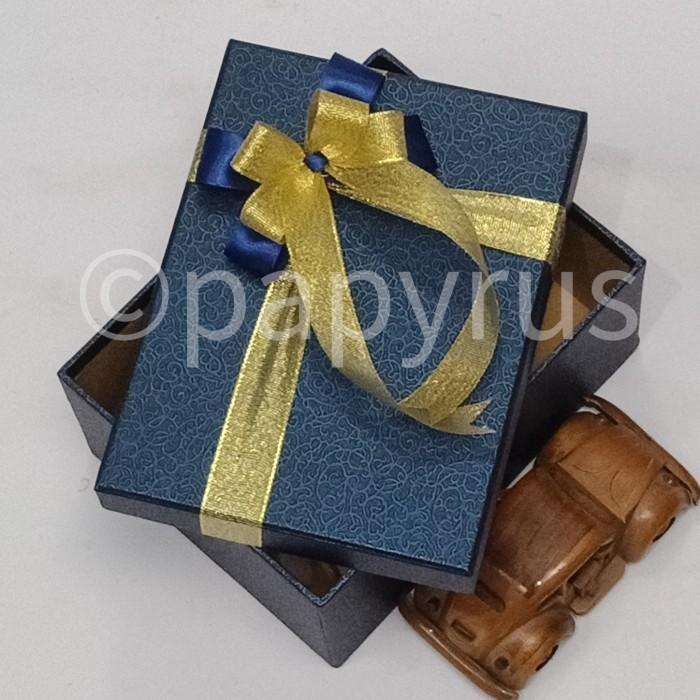 

Papyrus 15X20 Tinggi 5Cm Kotak Kado Gift Box 005
