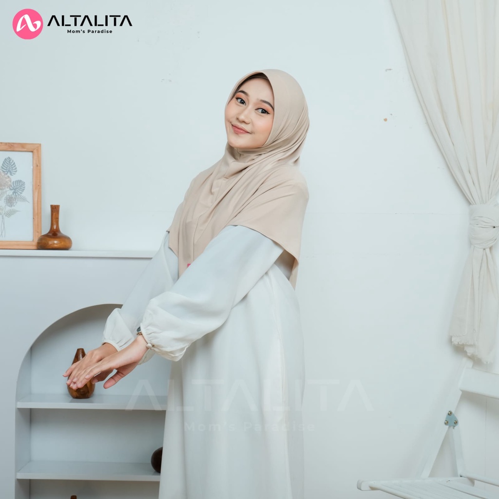 Altalita - Jilbab Bergo Hamidah Menutup Dada Ukuran L pet Tebal Kerudung Bergo Sport Polos Bahan Jersey Premium Cocok Untuk Sekolah Olahraga Volly Futsal Senam dan Sehari-Hari