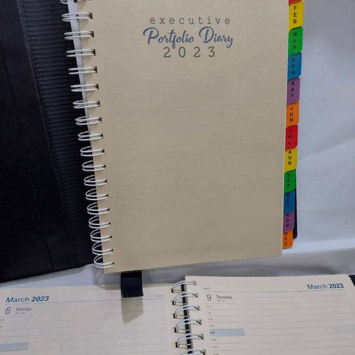 

Terlaris Agenda Portfolio Diary B5 (190 X 250 Mm)