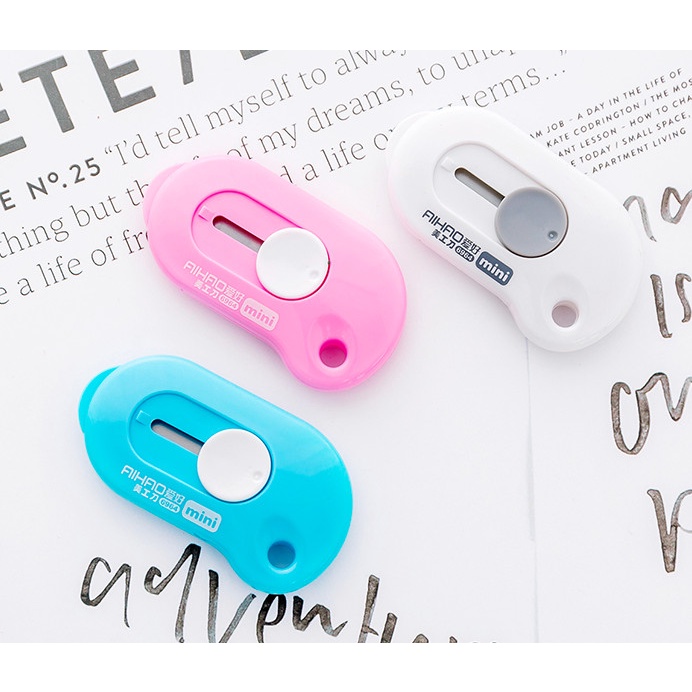 

cutter aihao/ cutter mini/ cutter murah/ cutter lucu/ cutter unik/ cutter kerajinan/ cutter sekolah