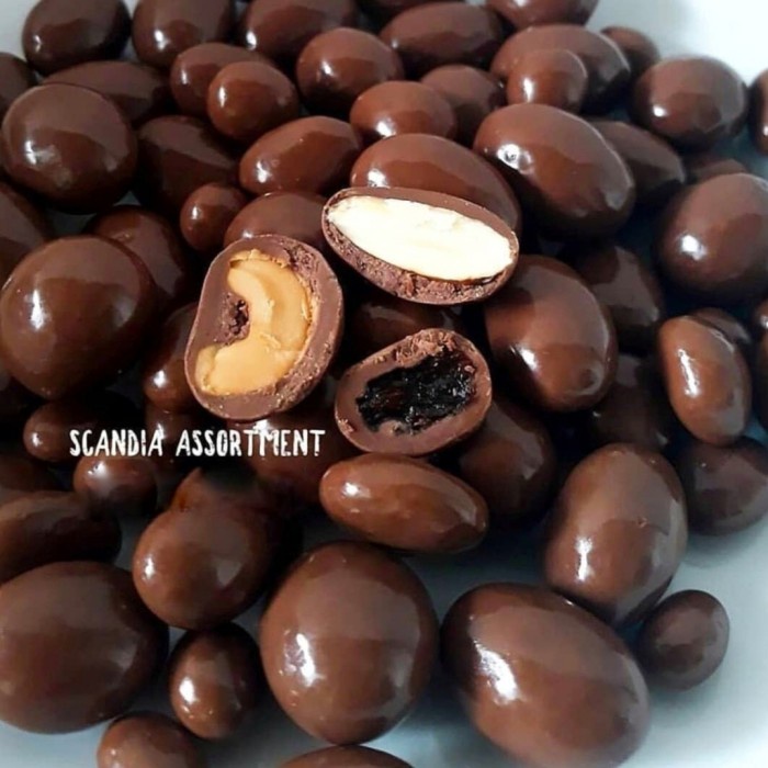 

Coklat Scandia Assortment / Coklat Campuran / Mede Almond Kismis Delfi