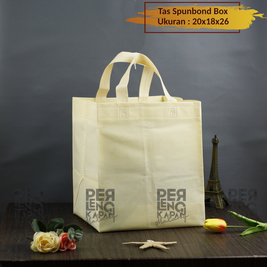 

Tas Box Spunbond Goodie Bag AUTOPRESS 20x18x26 Souvenir Promosi Murah