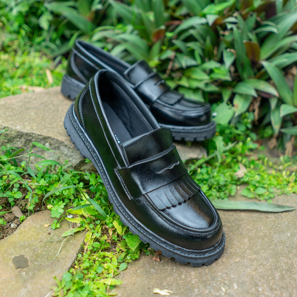 Sepatu Maga Loafers Pria Hitam, Navy, Coklat Original Caraka Footwear  | Sepatu Formal Casual Pria Keren Elegan | Sepatu Loafers Kerja Pria | Sepatu Kondangan Loafers Formal