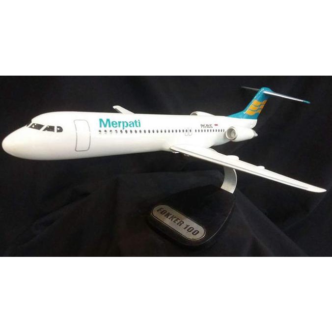 Replika Miniatur Pesawat Fokker 100 Merpati