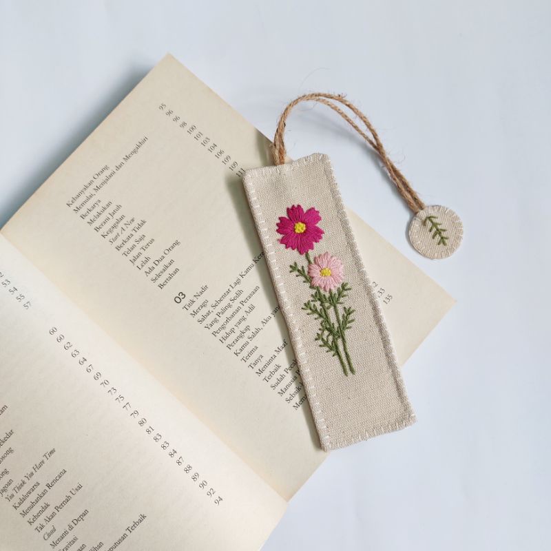 

(Custom) Bookmark | Hand Embroidery | Pembatas buku | Sulam | Handmade