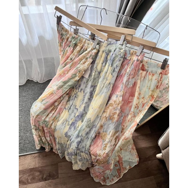 Yasmine pleats skirt by outfix