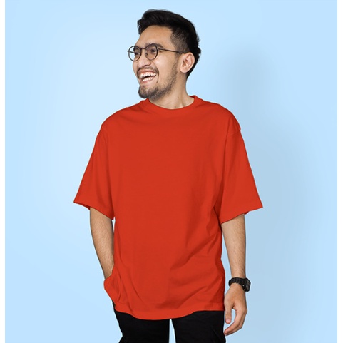 Baju Kaos OVERSIZE Unisex warna MERAH BATA dari bahan katun terpilih dijahit dengan presisi yang det