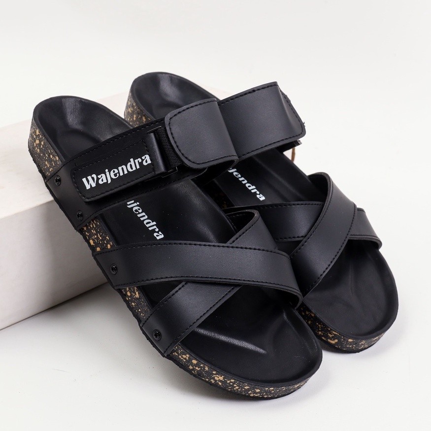 Sandal Pria Casual Formal Slop Nyaman Stylish Synthetic Leather Wajendra Sendal Cowok Aktivitas Santai Lebaran Kondangan Desain Terbaru Berkualitas UW02