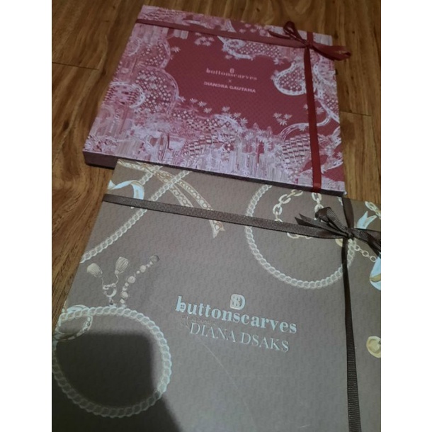 Buttonscarves Chain 1 Wood bundling