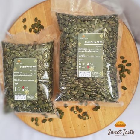

Langsung pesan Kuaci hijau Pumpkin seeds/ Biji Labu Mentah 500 -1000 gr