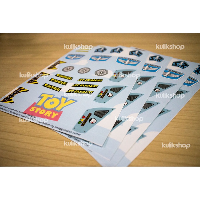 REPLACEMENT STICKER BUZZ LIGHTYEAR TOY STORY THINKWAY/DISNEY STORE