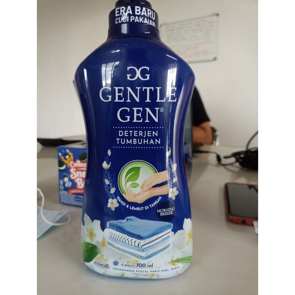 GENTLE GEN Deterjen Cair Pakaian Konsentrat 700 ml