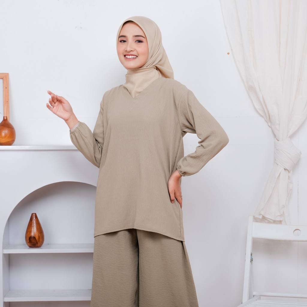 LESKA One Set Atasan Vneck Lengan Panjang dan Celana Kulot Crinkle Airflow