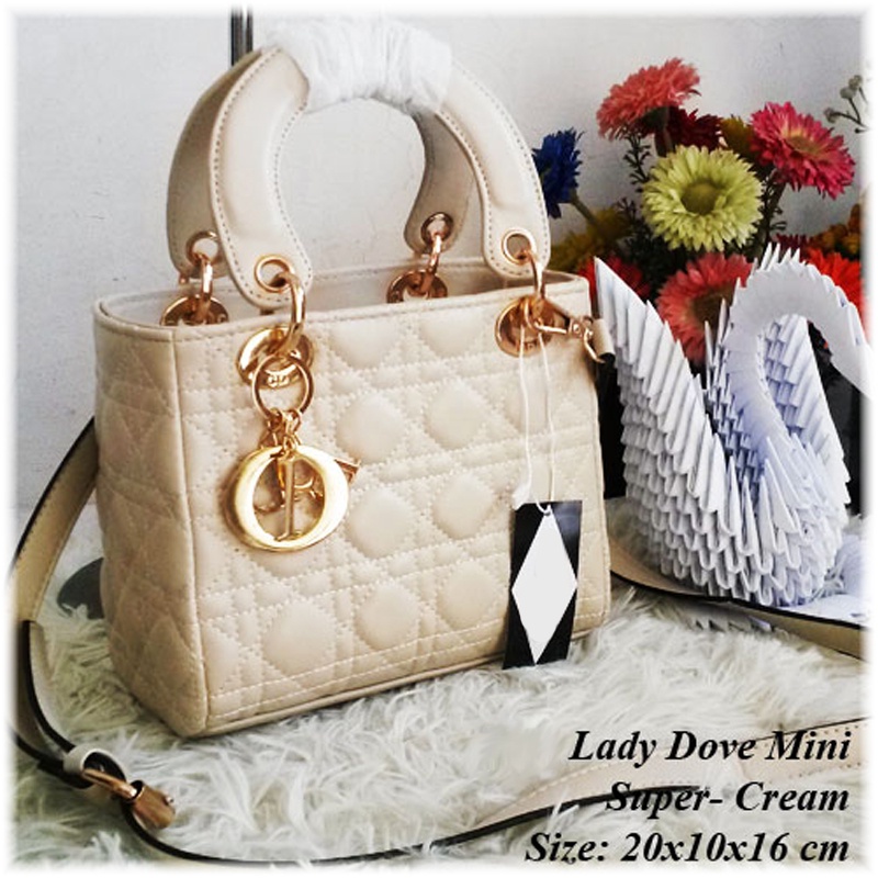 CD Lady Dove Mini Super (lembut bukan yg kasar seprti di pasaran)