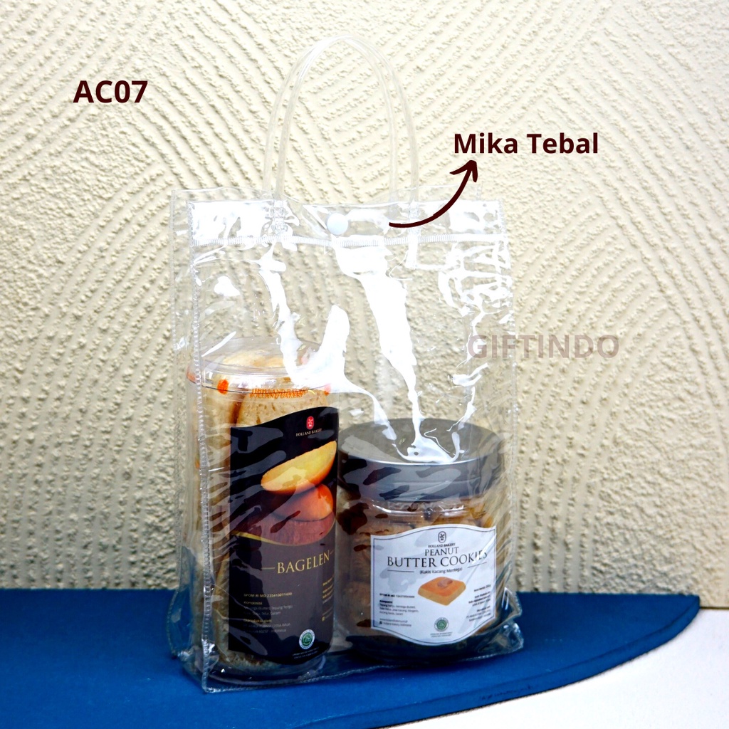 

Tas Mika Transparan Souvenir / Tas Mika 18.5 x 6 x 27 / Tas Mika Transparan / Tas Mika PVC Polos / Goodie Bag Hampers / Gift Bag | Kantong Souvenir Ulang Tahun Transparant Bening | AC07