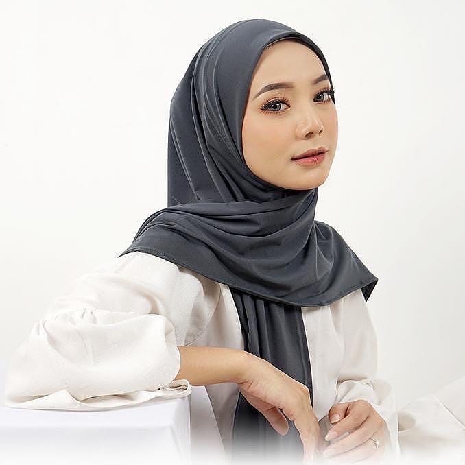 Jilbab Segitiga Instan Jersey Premium Lembut Jatuh Adem Kerudung Instan Dewasa Oval Hijab