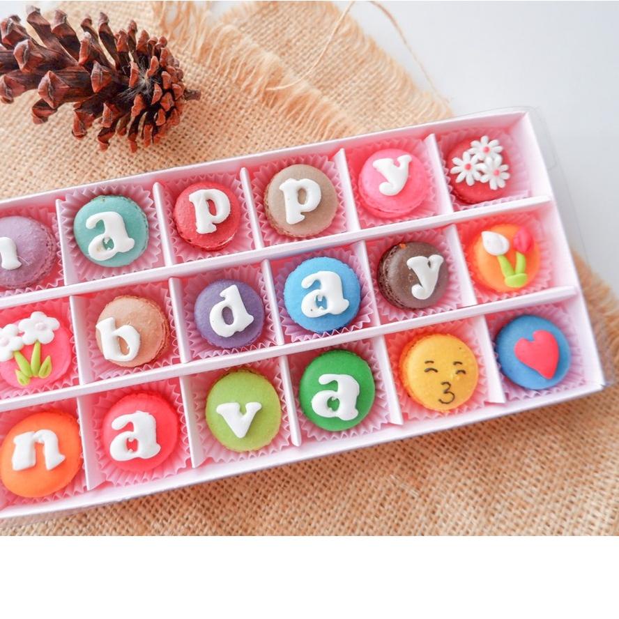 

❃ MACARON GIFT 18PCS ☟