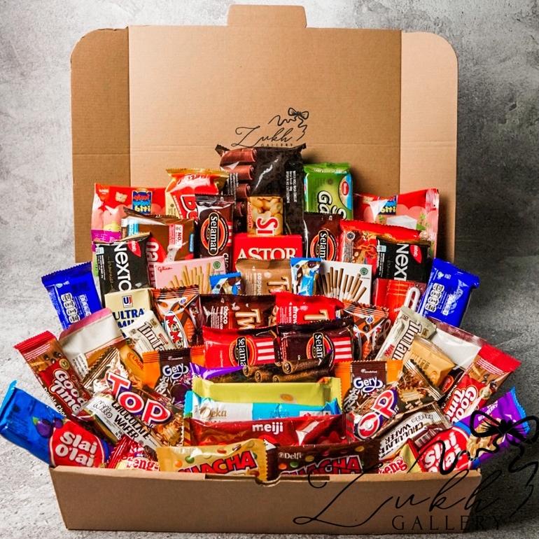 

Snack Hampers Gift Box | Kado Ulang Tahun | Kado Wisuda | Kado Anniversary | Kado Sempro | Kado Valentine | Hampers Lebaran | Hampers Imlek | Hampers Natal | Hampers Gift Box Kado Cewe Cowo Murah Bagus