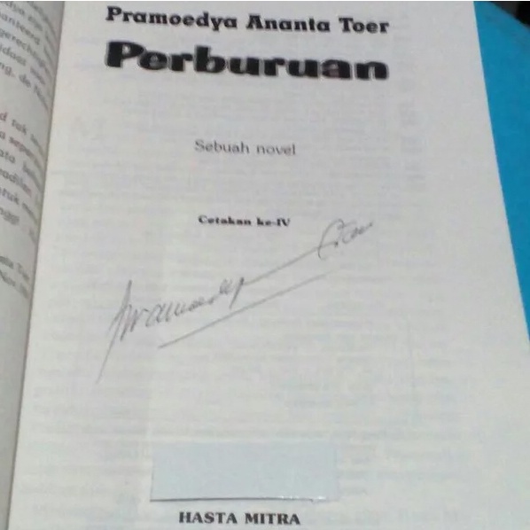 PERBURUAN, BUKU EDISI TANDA TANGAN ASLI PRAMOEDYA ANANTA TOER