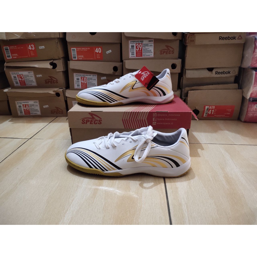 sepatu futsal original brand