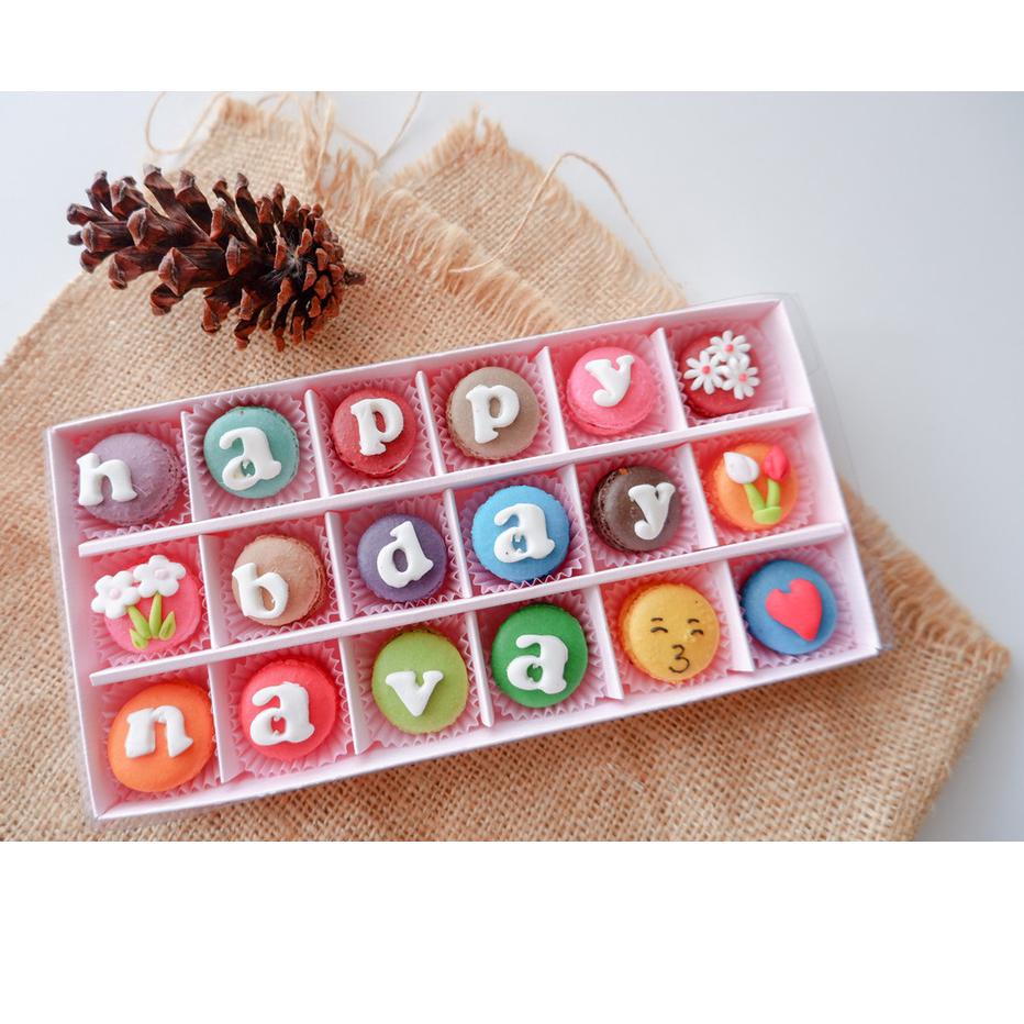 

♘ MACARON GIFT ISI 18 ➷