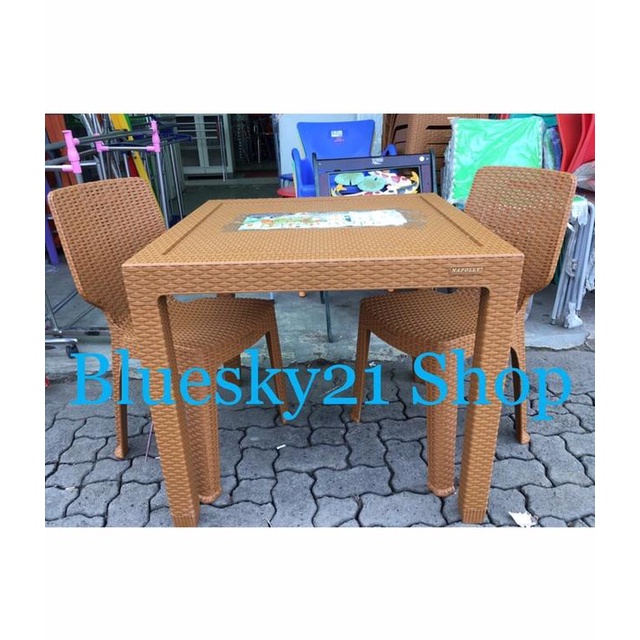 Best Seller Meja Makan Plastik Rotan Napolly