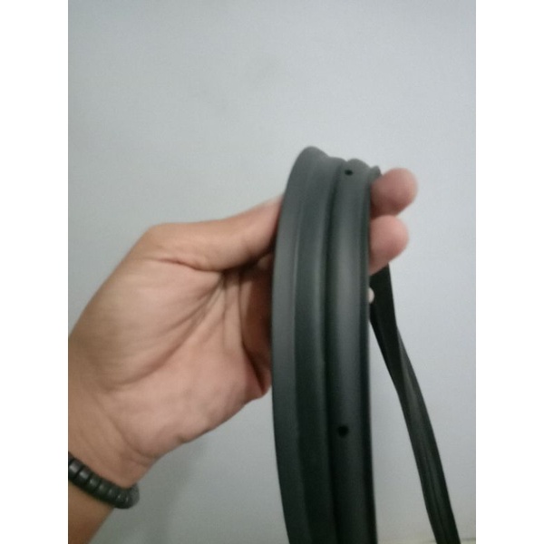 Karet pintu bagasi belakang/karet balon bagasi Avanza xenia dll