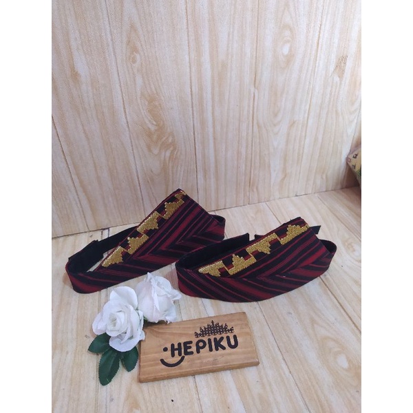 Hepiku Kikat Lampung (Ikat Kepala)