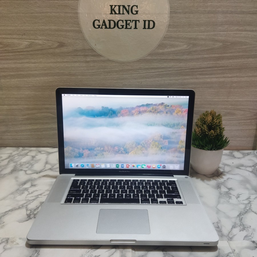 MacBook pro 2011 core i7 ram 8gb hdd 750gb ssd 250 15 inch