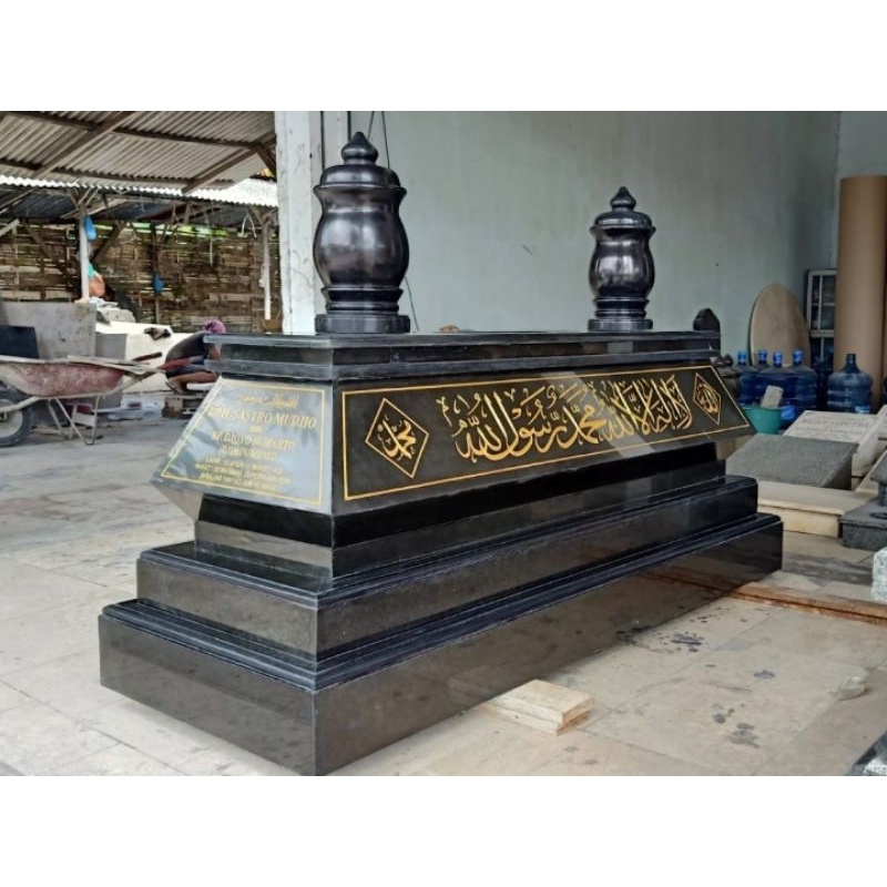 Kijing Granit Kaligrafi Model Mataram