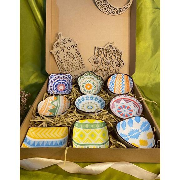 

Hampers Lebaran Parcel Idul Fitri 9Pcs Piring Saus Keramik Sauce Plate