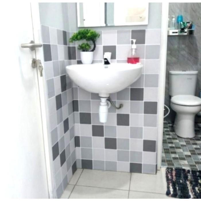 Terlaris Wallpaper Sticker Lantai Kamar Mandi Tahan Air Tidak Licin Kotak Abu